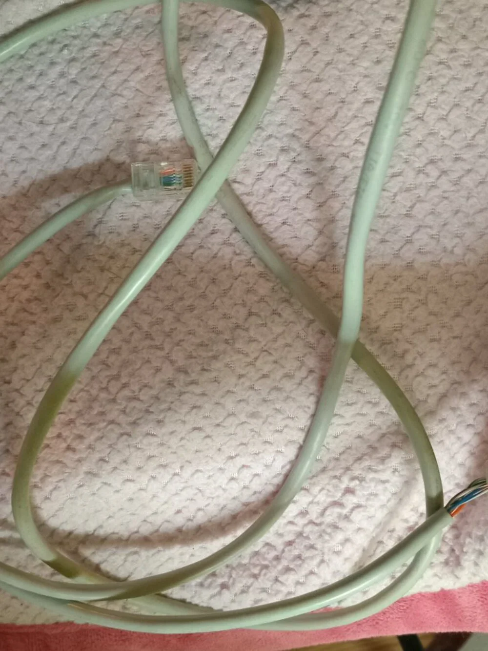 VARIOUS PRE-OWNED CABLES INCL. LAN, ETHERNET & USB CABLES FOR DATA TRANSFER
